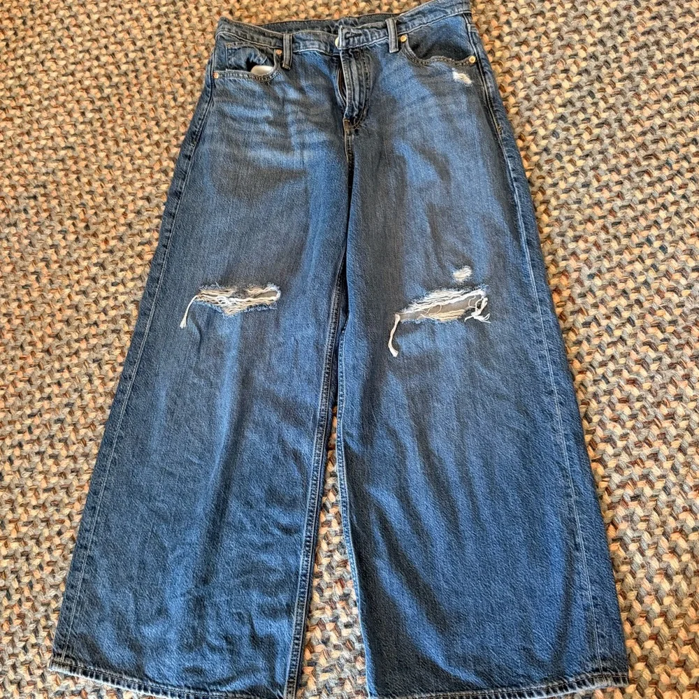 GAP Baggy Mid-Rise Distressed Jean sz 29 R - Picture 2 of 9